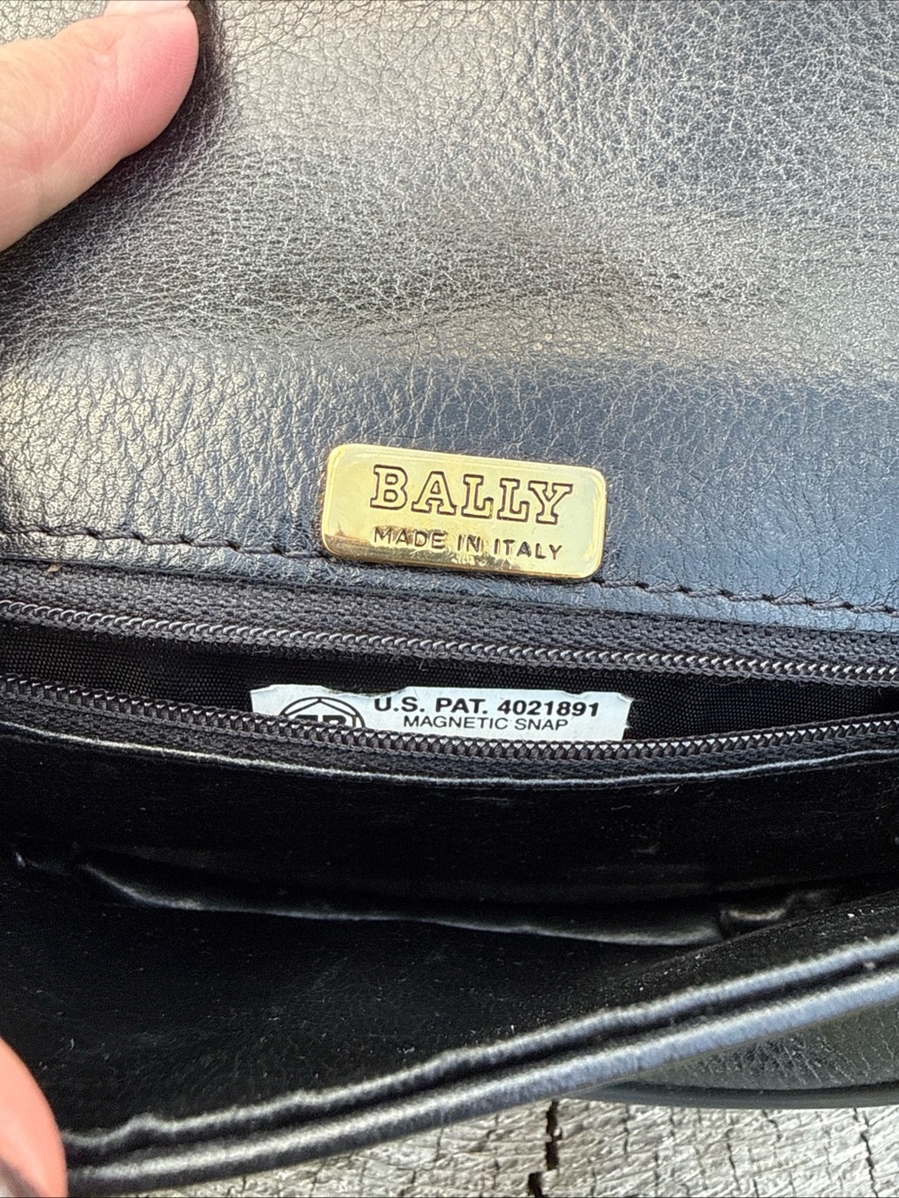 Vtg Bally Woven Leather Shoulder Bag in black- Classic Women's Handbag - Picture 6 of 16